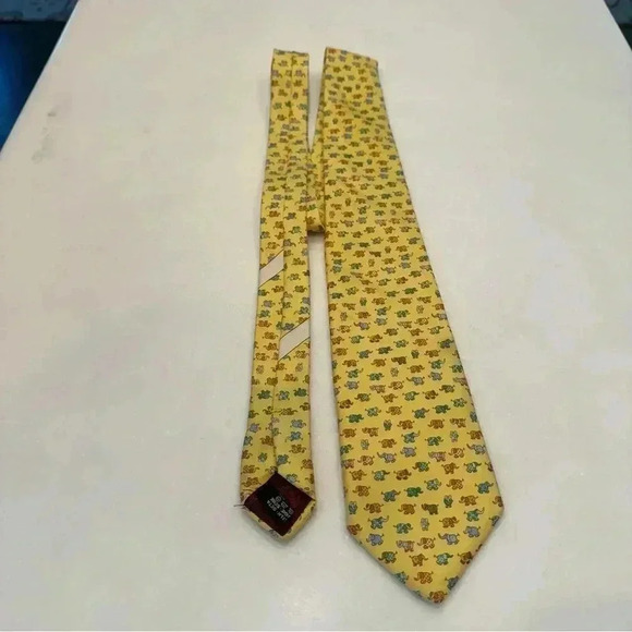 Salvatore Ferragamo luxury yellow silk tie with small whimsical elephant print. - Picture 2 of 11